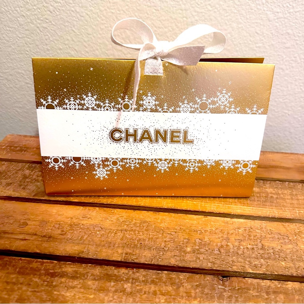 Chanel Gift Box Ribbon Gold‎ New Small